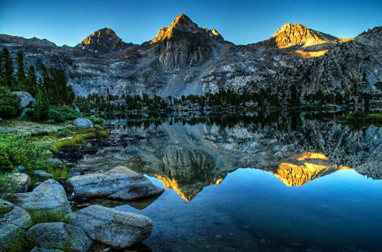 The-Rae-Lakes-Pacific-Crest-Trail