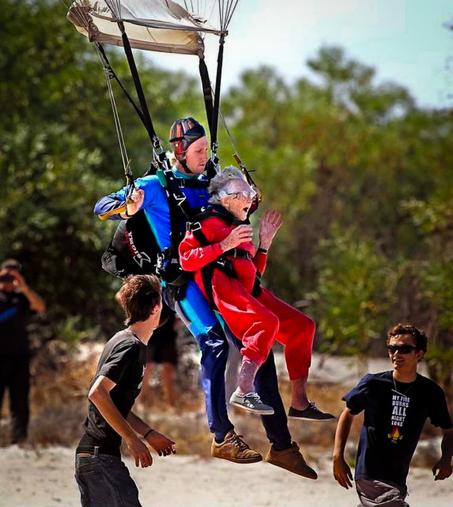 3_100 year old woman skydive