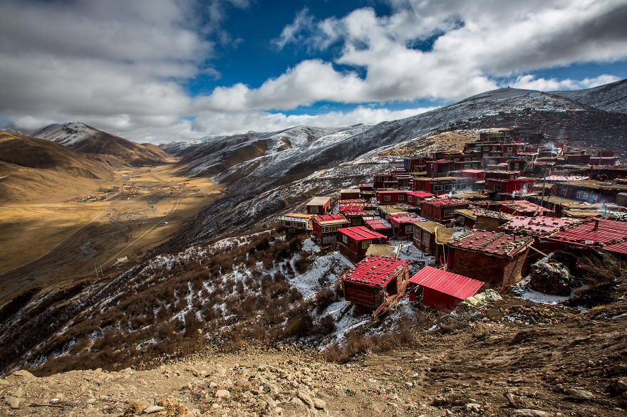 4_Tibetan monks Village