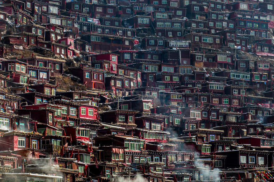 8_Tibetan monks Village