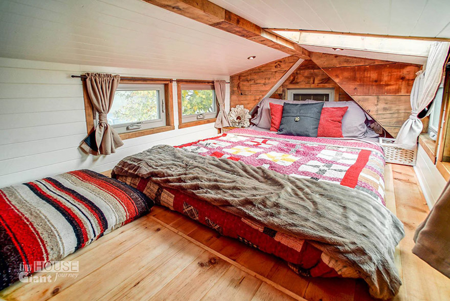 8_Tiny House Giant Journey