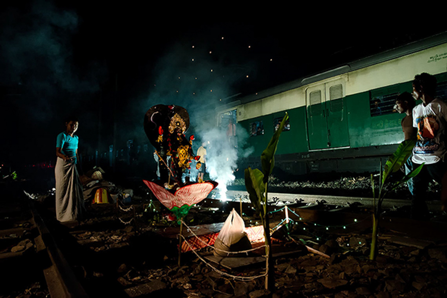 8_hidden slum railroad