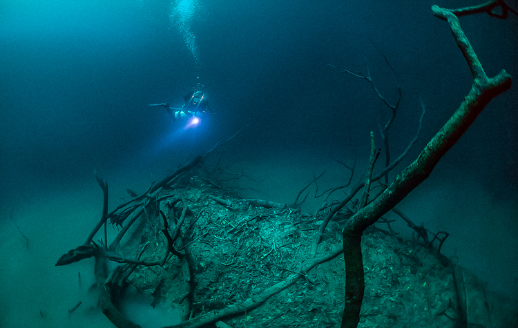 This diving enthusiast discovered an amazing underwater river (Photos ...