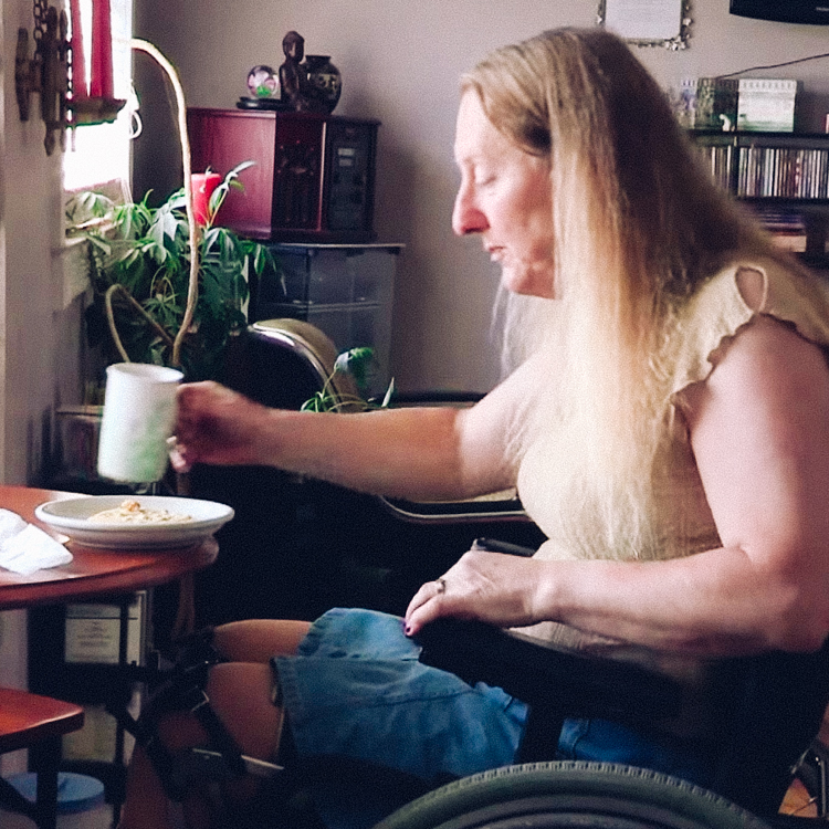 3_Woman Made herself blind