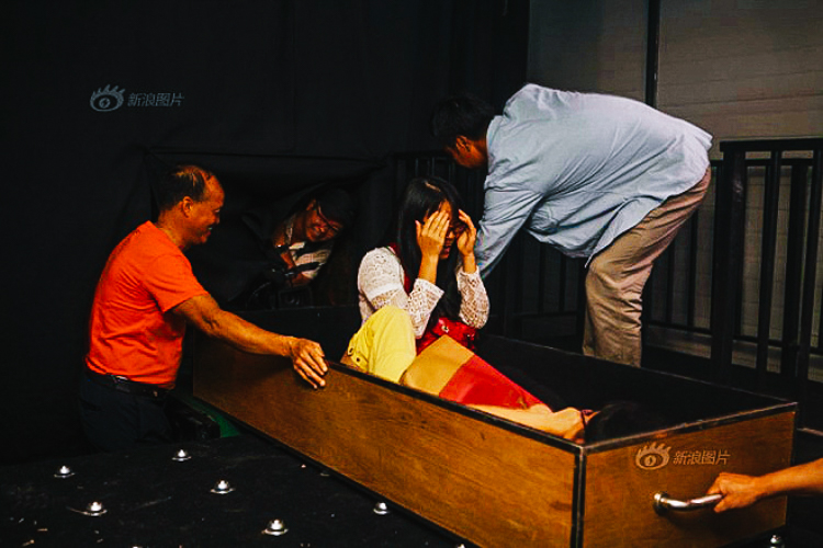 4_Chinese amusement park death simulator