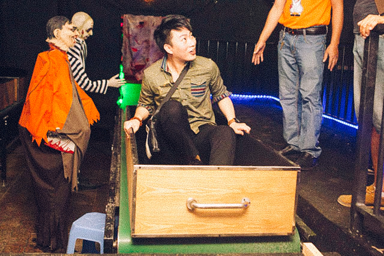 5_Chinese amusement park death simulator