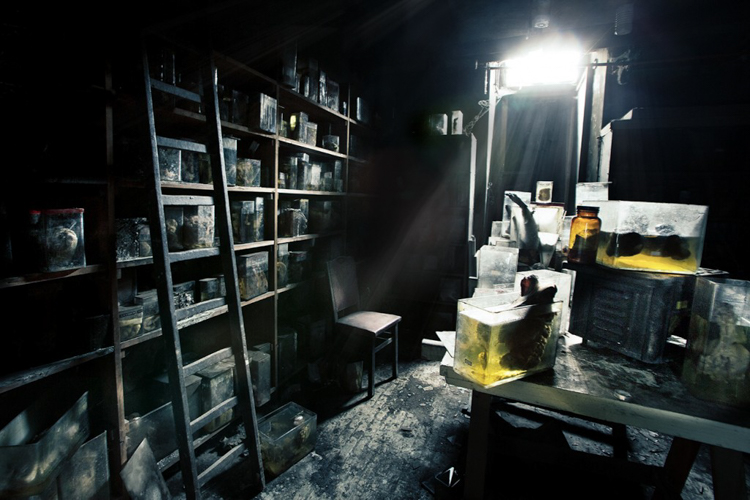 12_photos of abandoned buildings