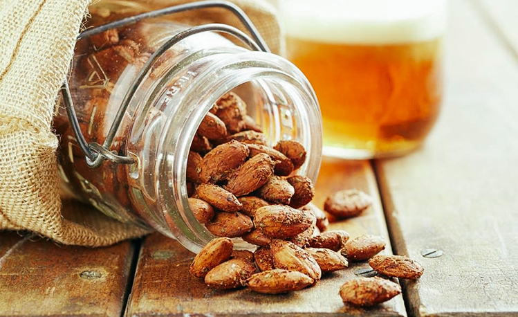 3_Drinking almond milk