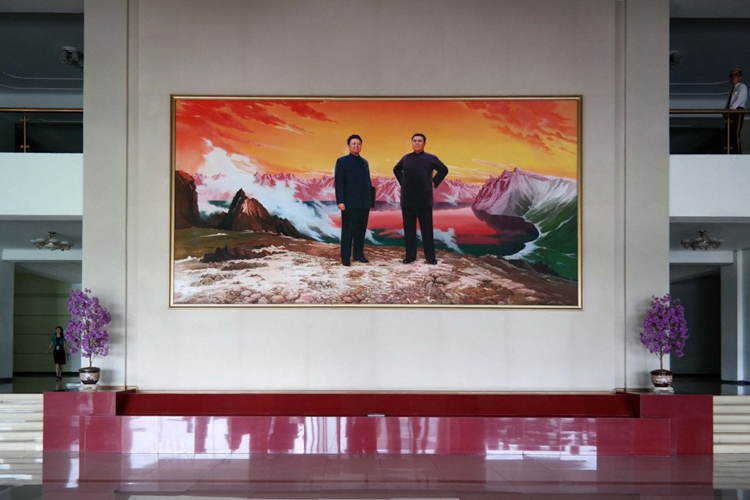 4_North Korean interior decorating