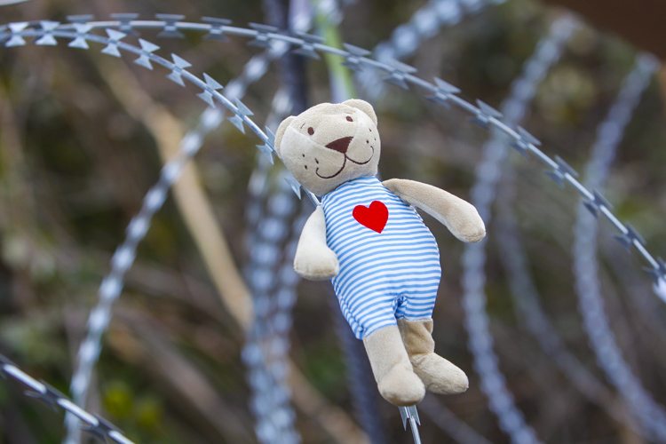 4_ croatian-slovenian border_ Valleyball Protest