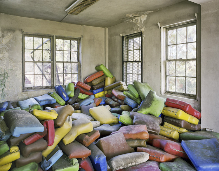 13_haunting scenes from 70 psychiatric hospitals